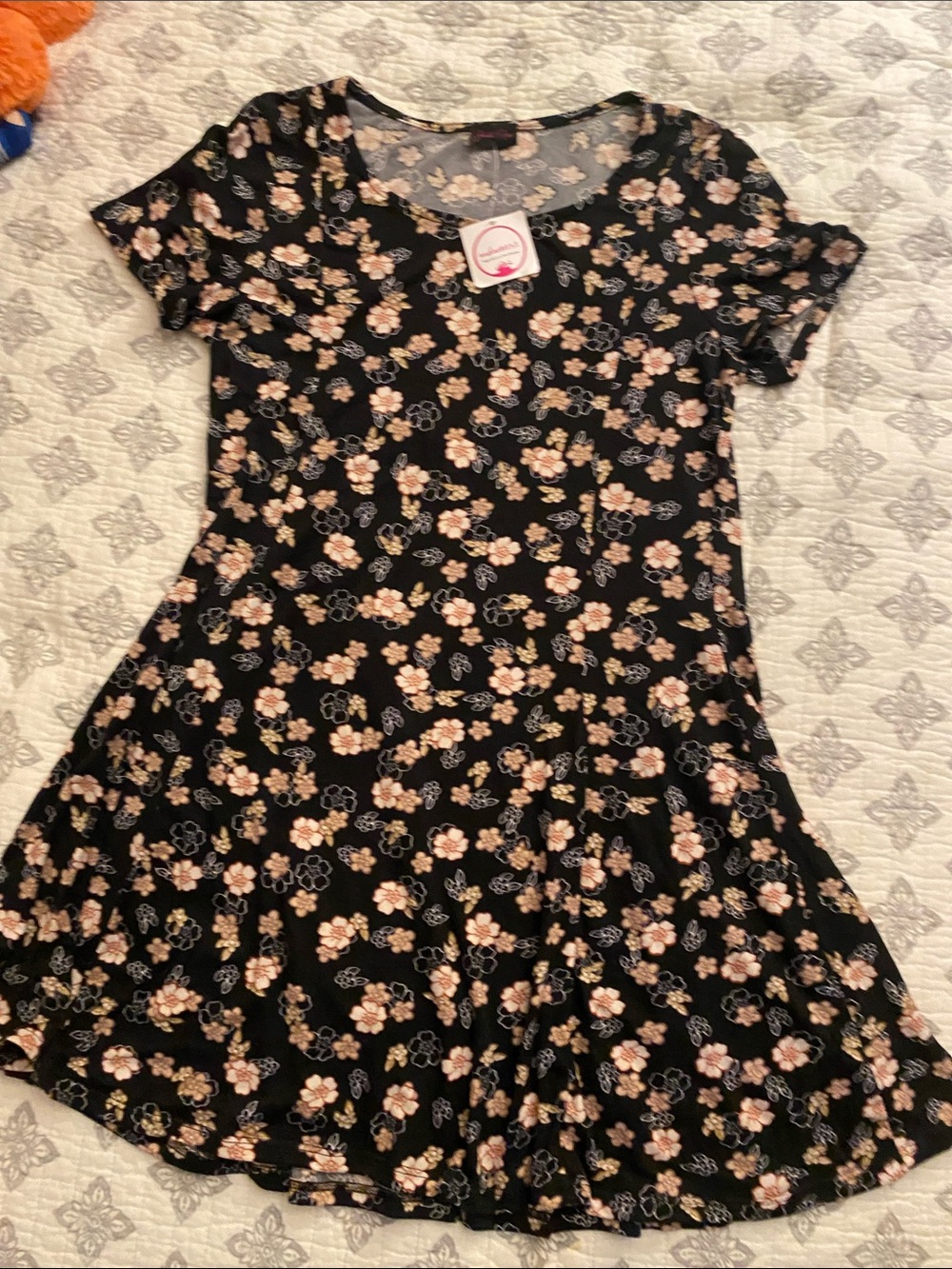 Shiela Rose Womans Black Floral Short-Sleeve Skater dress